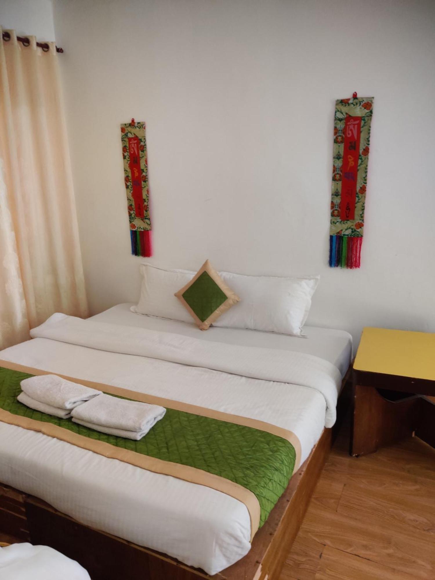מקלוד גאנג' Hotel Akash - Luxury Hotel In Mcleodganj מראה חיצוני תמונה