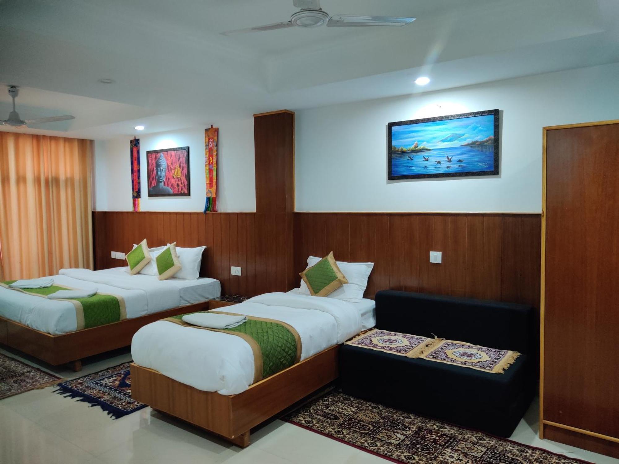 מקלוד גאנג' Hotel Akash - Luxury Hotel In Mcleodganj מראה חיצוני תמונה