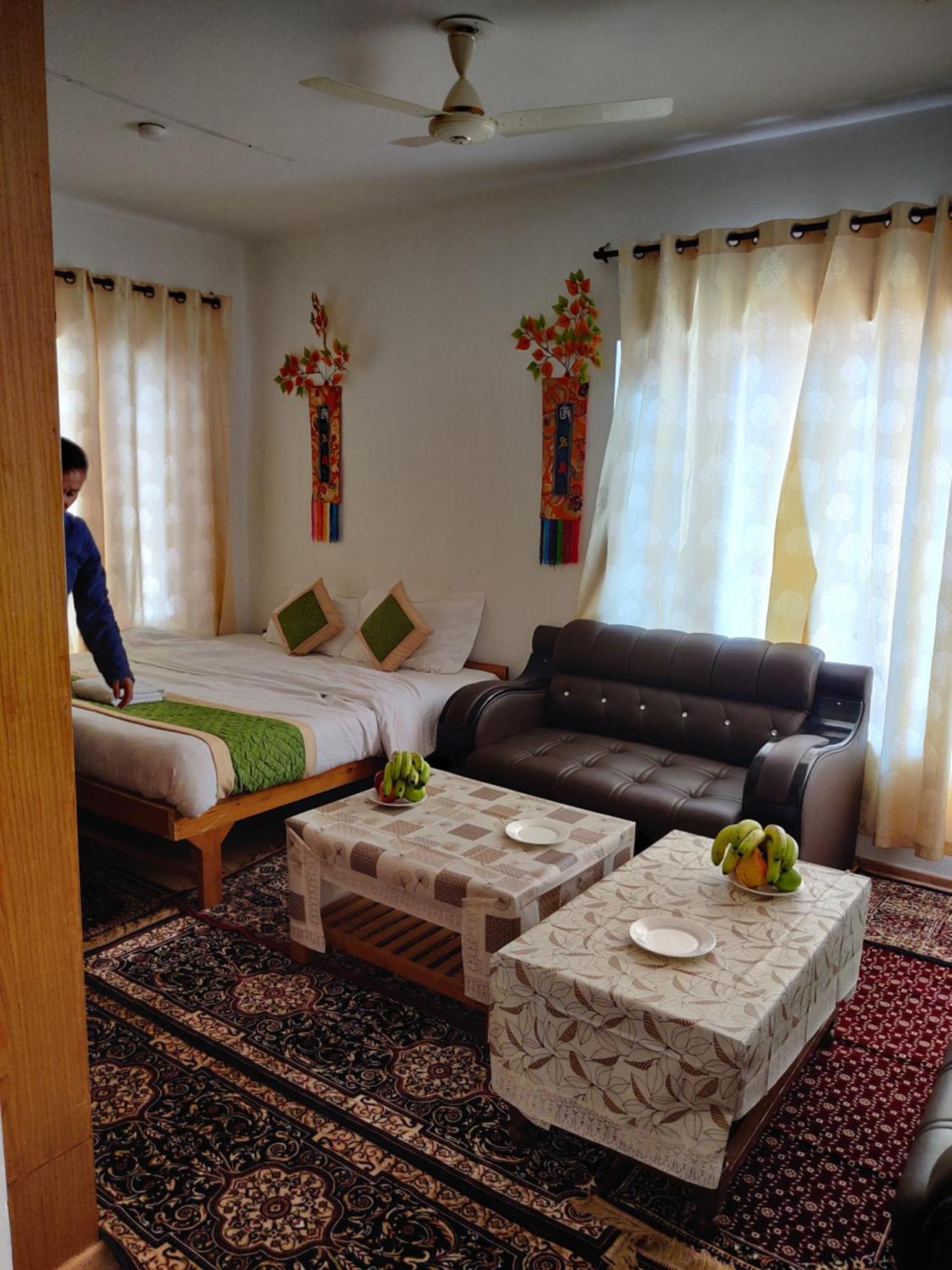 מקלוד גאנג' Hotel Akash - Luxury Hotel In Mcleodganj מראה חיצוני תמונה