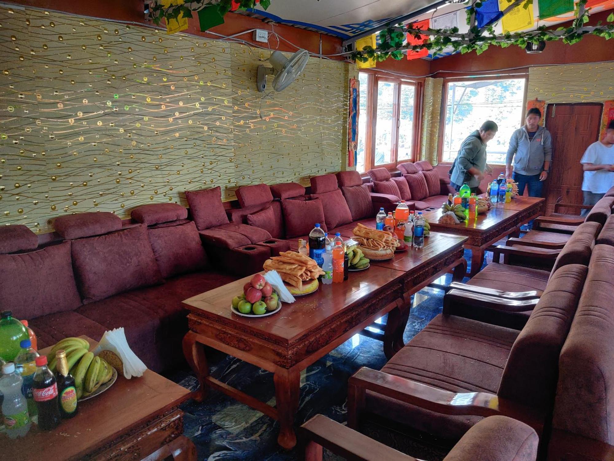 מקלוד גאנג' Hotel Akash - Luxury Hotel In Mcleodganj מראה חיצוני תמונה
