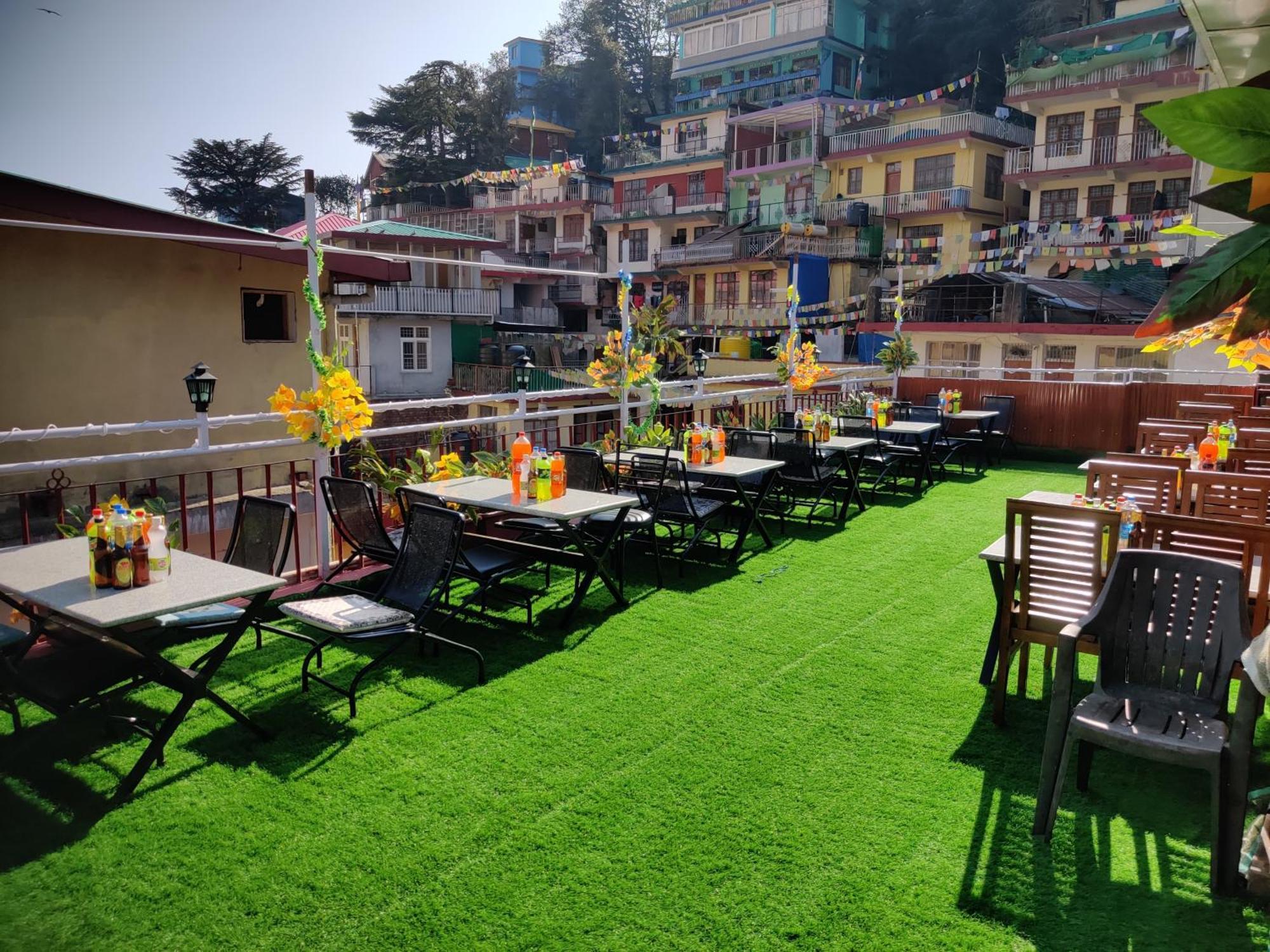 מקלוד גאנג' Hotel Akash - Luxury Hotel In Mcleodganj מראה חיצוני תמונה